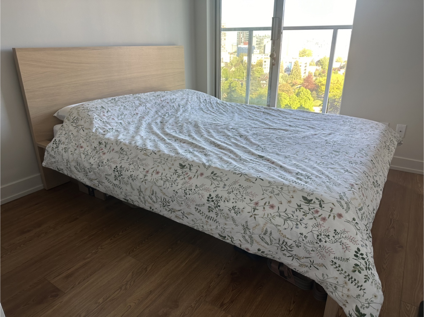 Queen Size Bed Frame with Headboard