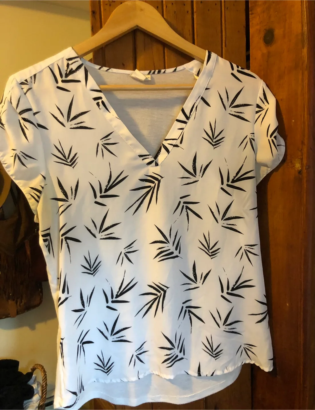 Women's White and Black Leaf Print V-Neck Blouse thumbnail