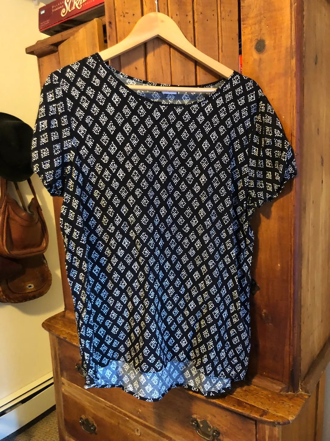 Women's Black and White Patterned Short Sleeve Blouse thumbnail