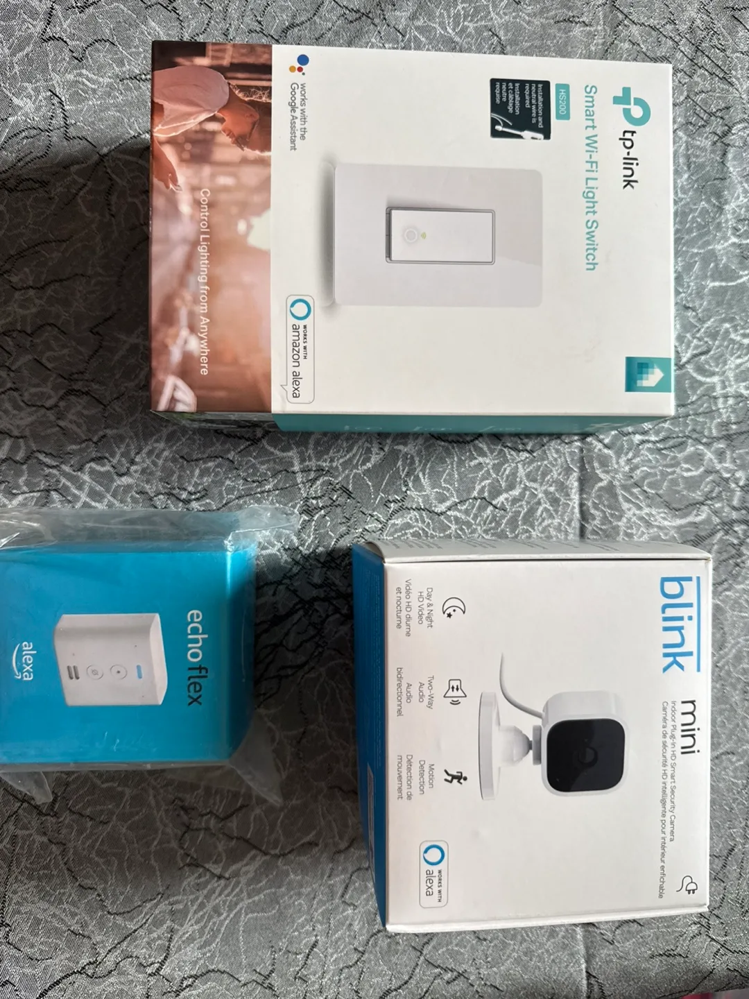 Multiple items for sale. image indicator(6)