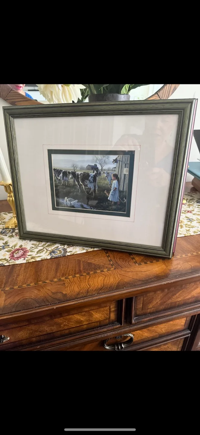 Multiple items for sale. image indicator(2)