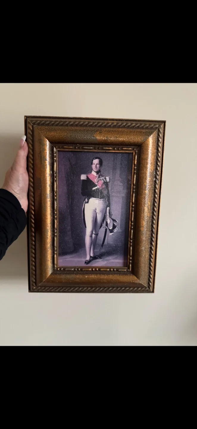 Multiple items for sale. image indicator(7)