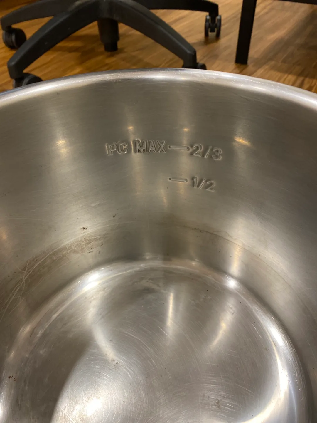 Instant Pot IP-LUX Multi-Use Programmable Pressure Cooker image indicator(3)