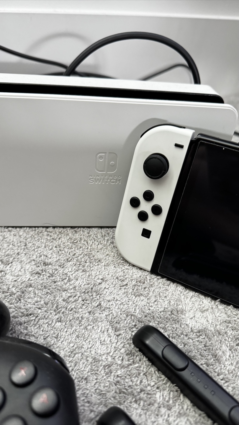 Nintendo Switch OLED 512 GB Console with Accessories - photo 2