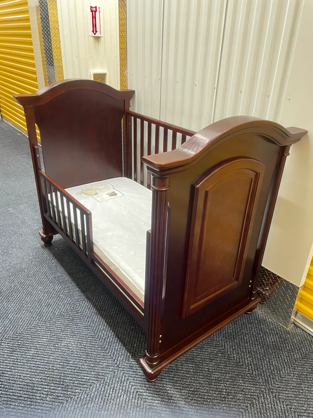 Bonavita Italian Toddler Bedroom Set image indicator(4)