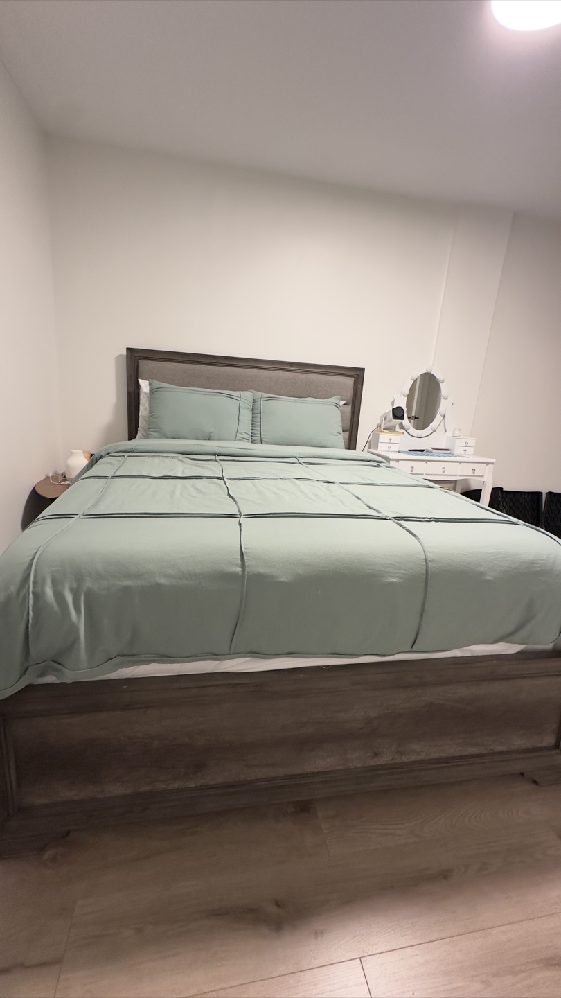 Queen Size Bed Frame with Mattress - photo 5