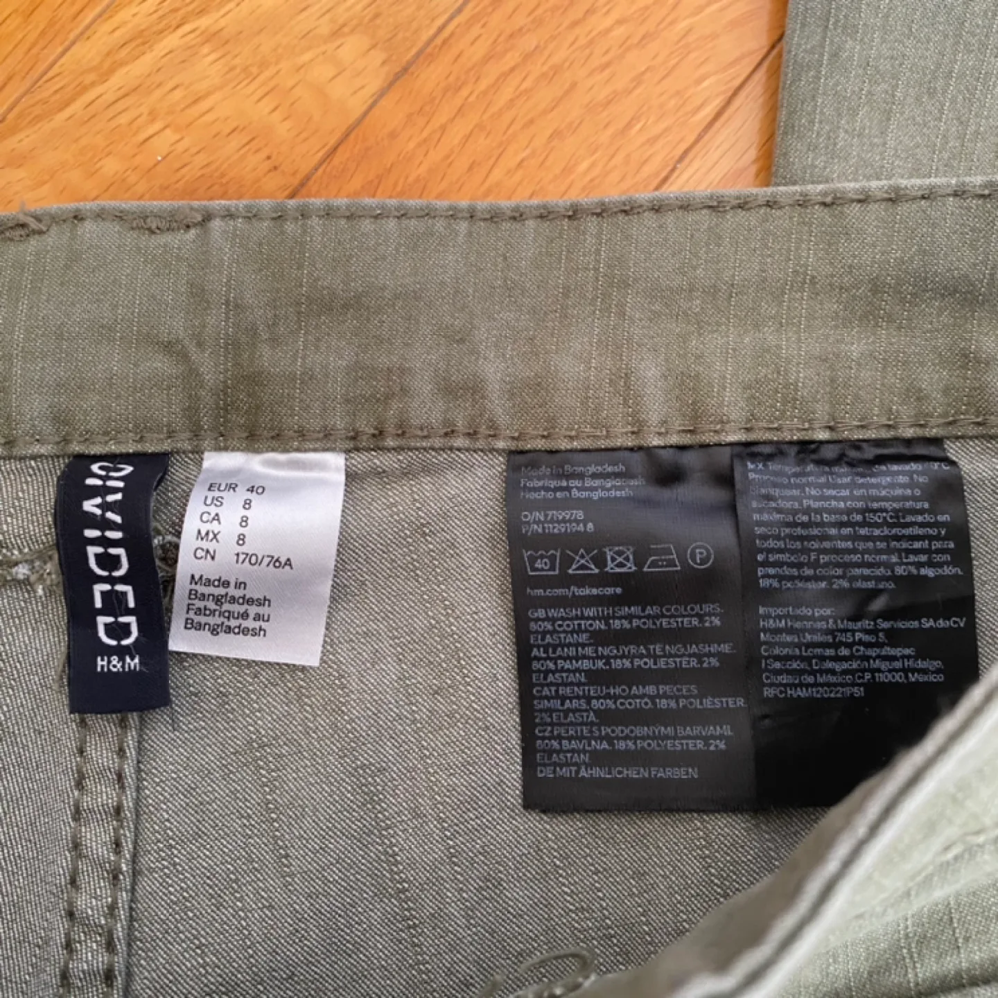 H&M - Green Twill Cargo Pants image indicator(3)