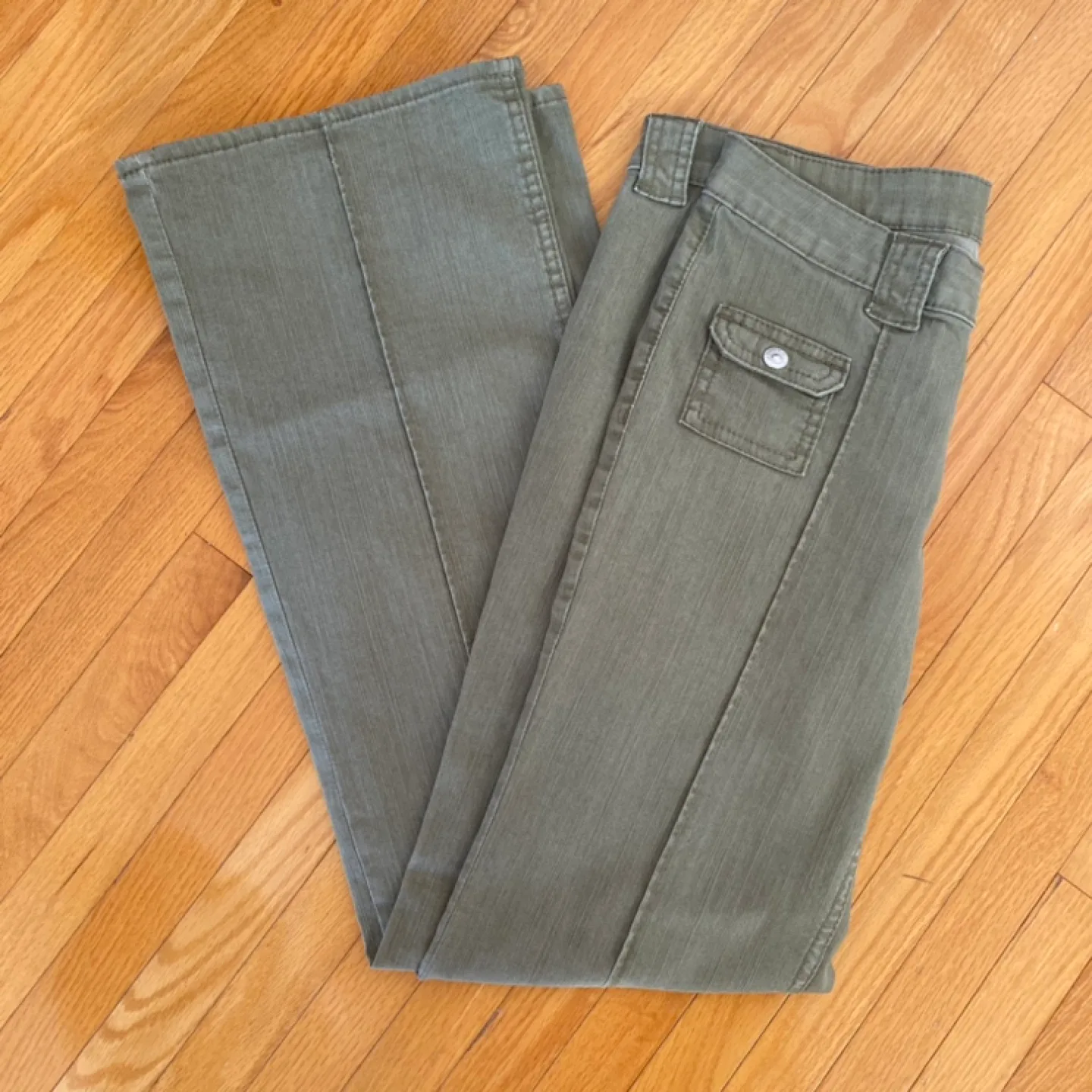H&M - Green Twill Cargo Pants image indicator(5)