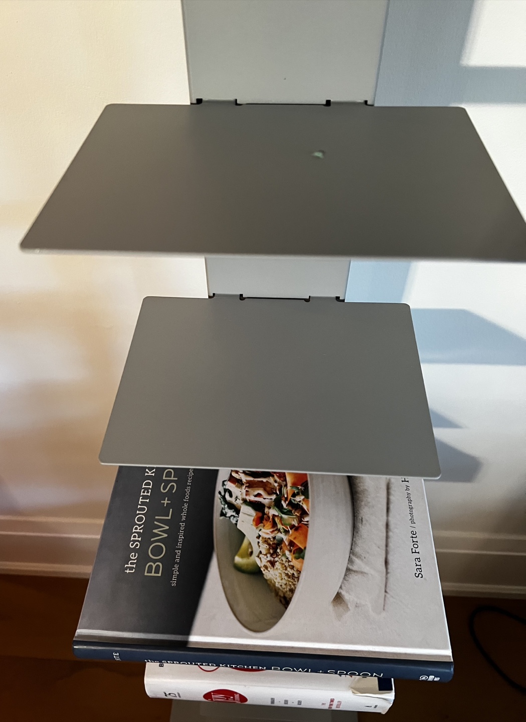 Modern minimalist grey metal bookshelf - photo 2