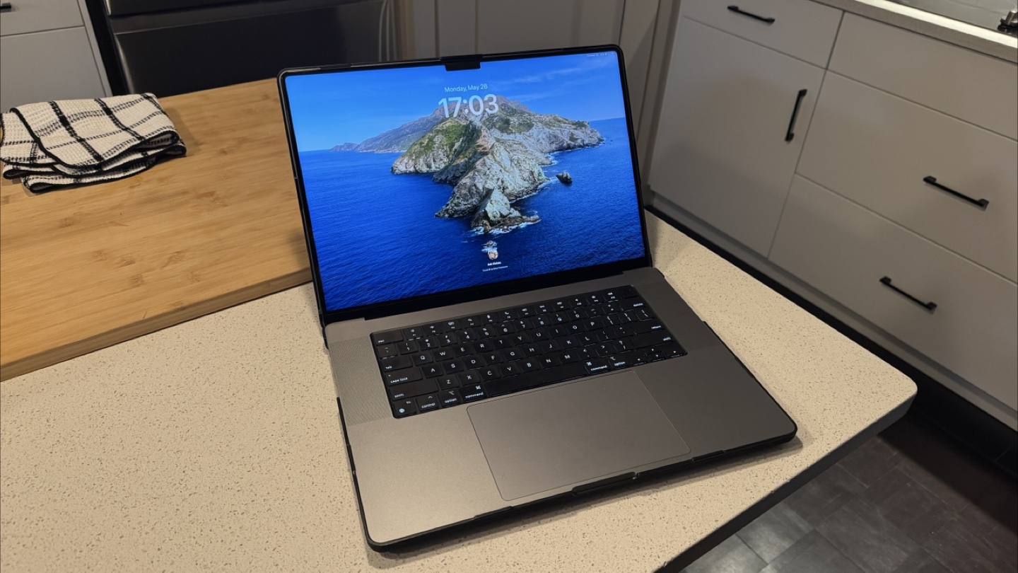 16” MacBook Pro M1 Max / 3.2GHz -32Gb RAM