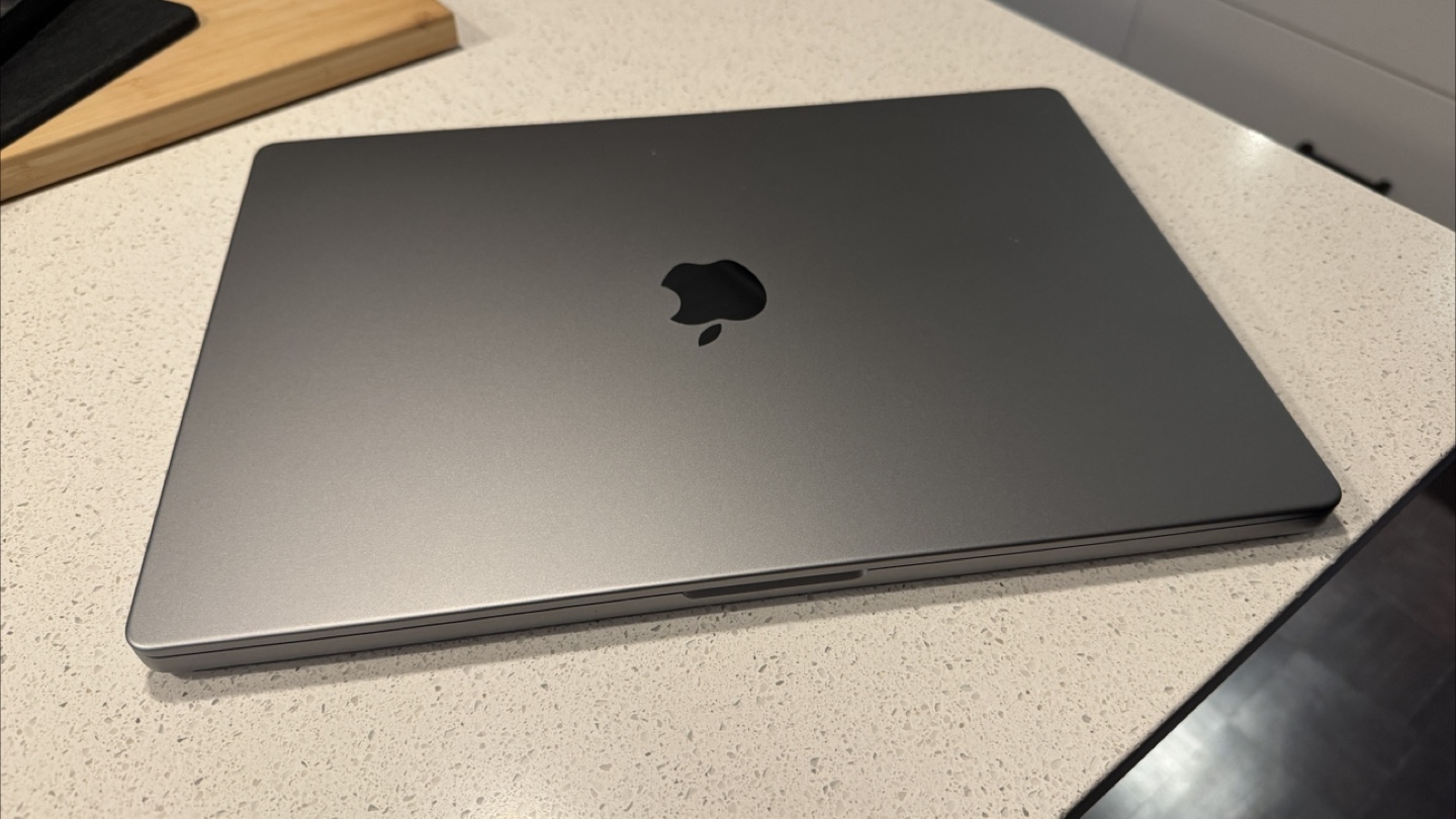 16” MacBook Pro M1 Max / 3.2GHz -32Gb RAM - photo 3