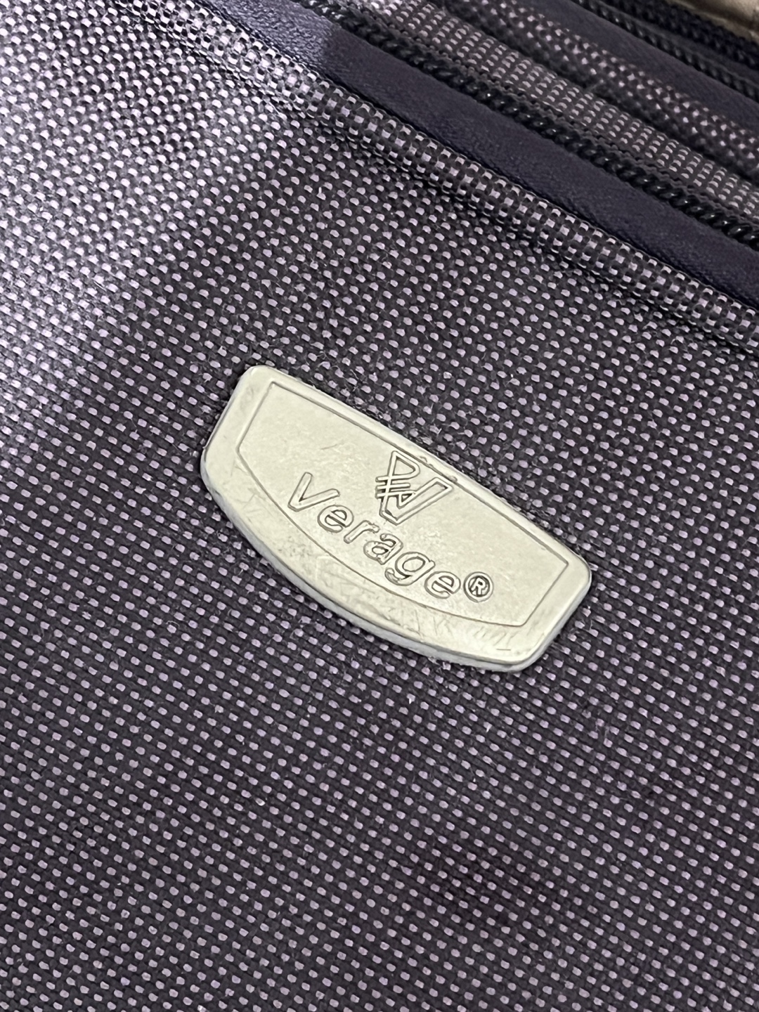 Verageo Carry-on Suitcase - photo 3