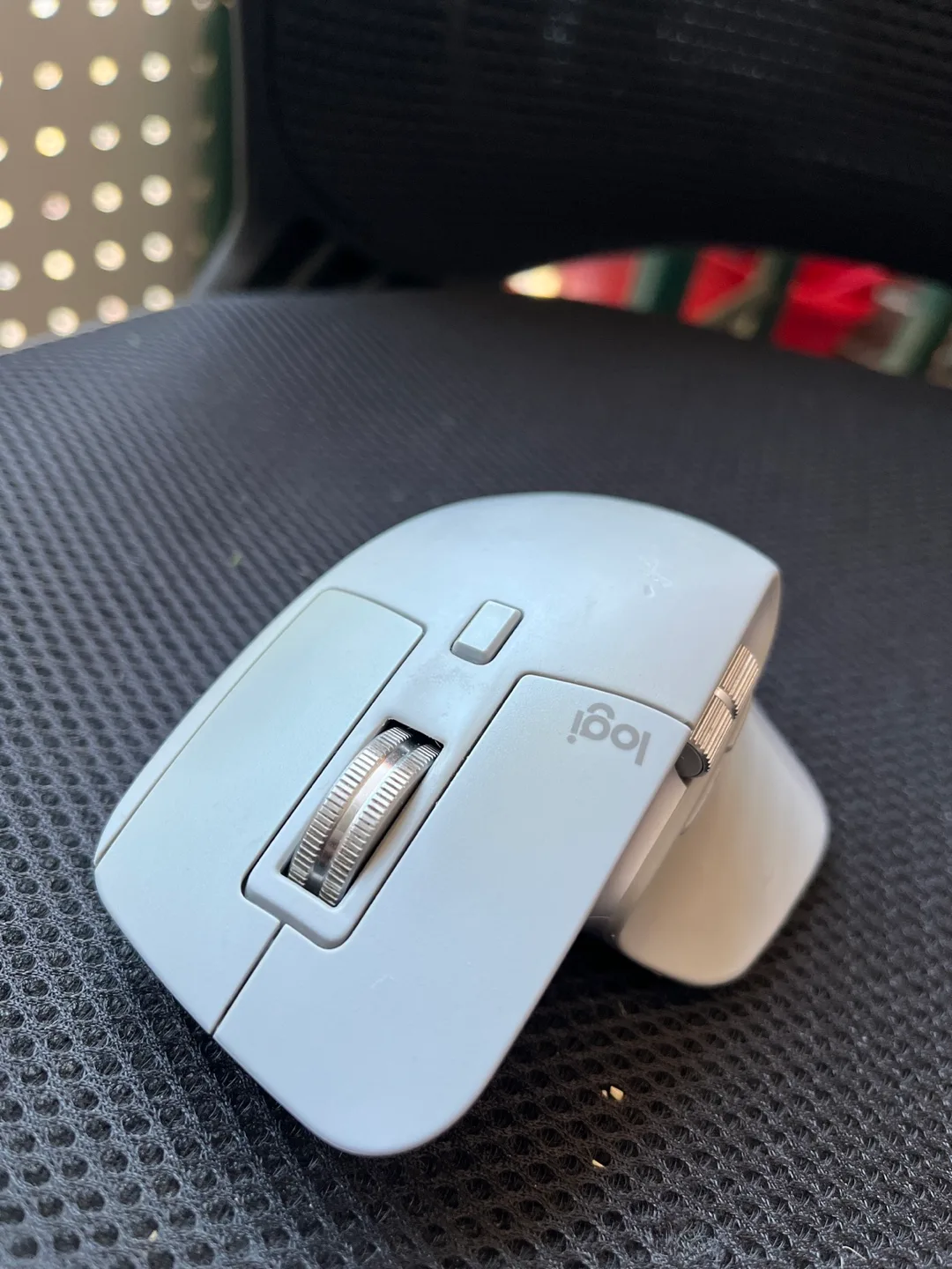 Logitech MX Master 3 Wireless Mouse - Slightly Damaged thumbnail
