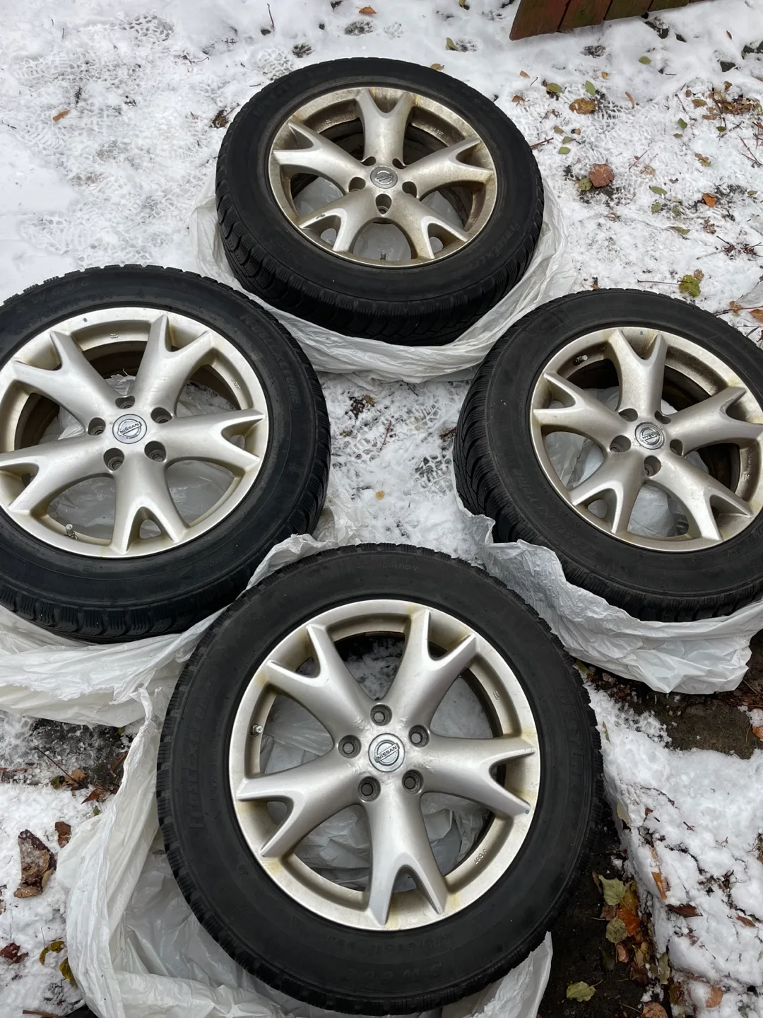 R17 Wheels & Winter Tires image indicator(3)