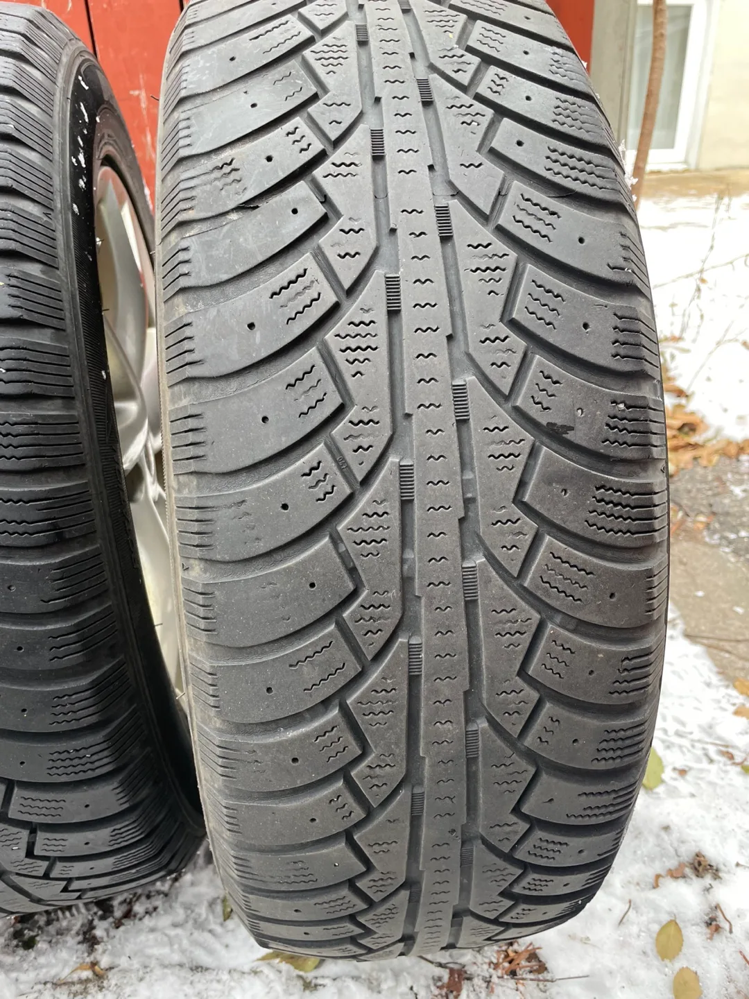 R17 Wheels & Winter Tires image indicator(7)