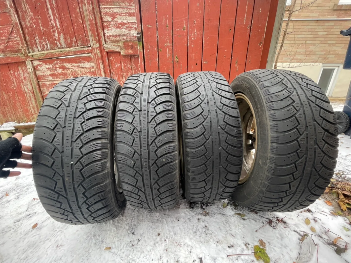 R17 Wheels & Winter Tires image indicator(4)