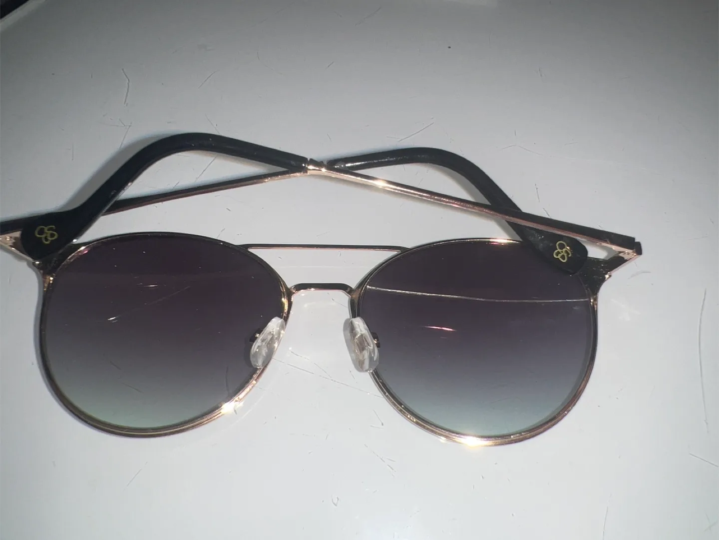 Round Sunglasses with Gold Accents image indicator(3)
