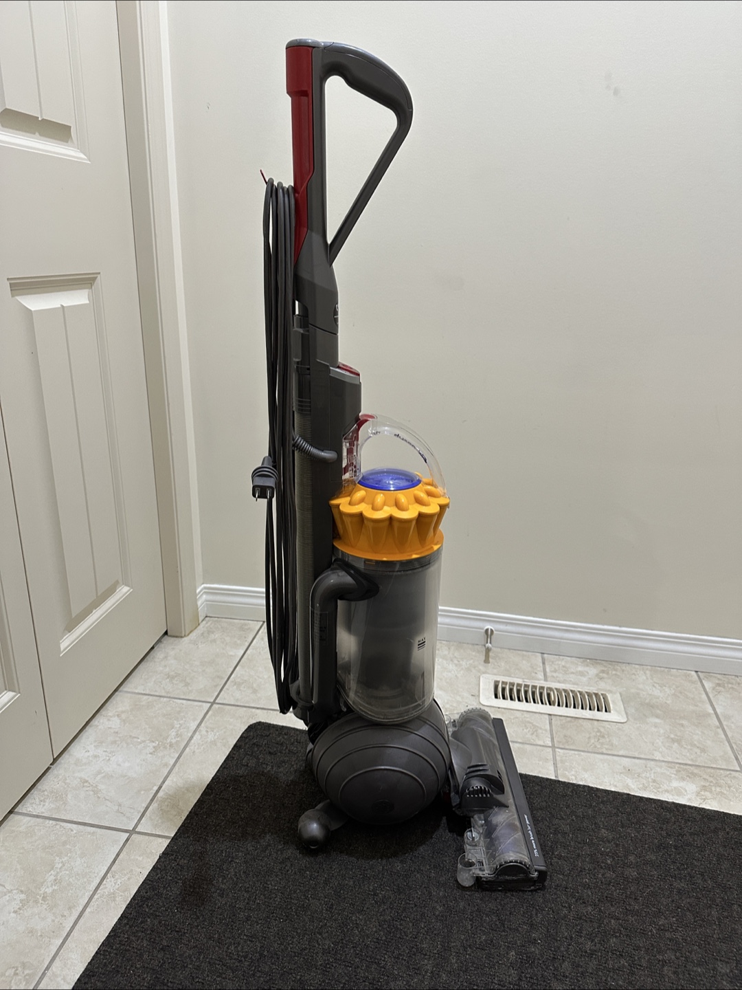 Dyson DC66 Upright Ball Vacuum – Powerful Suction - photo 4