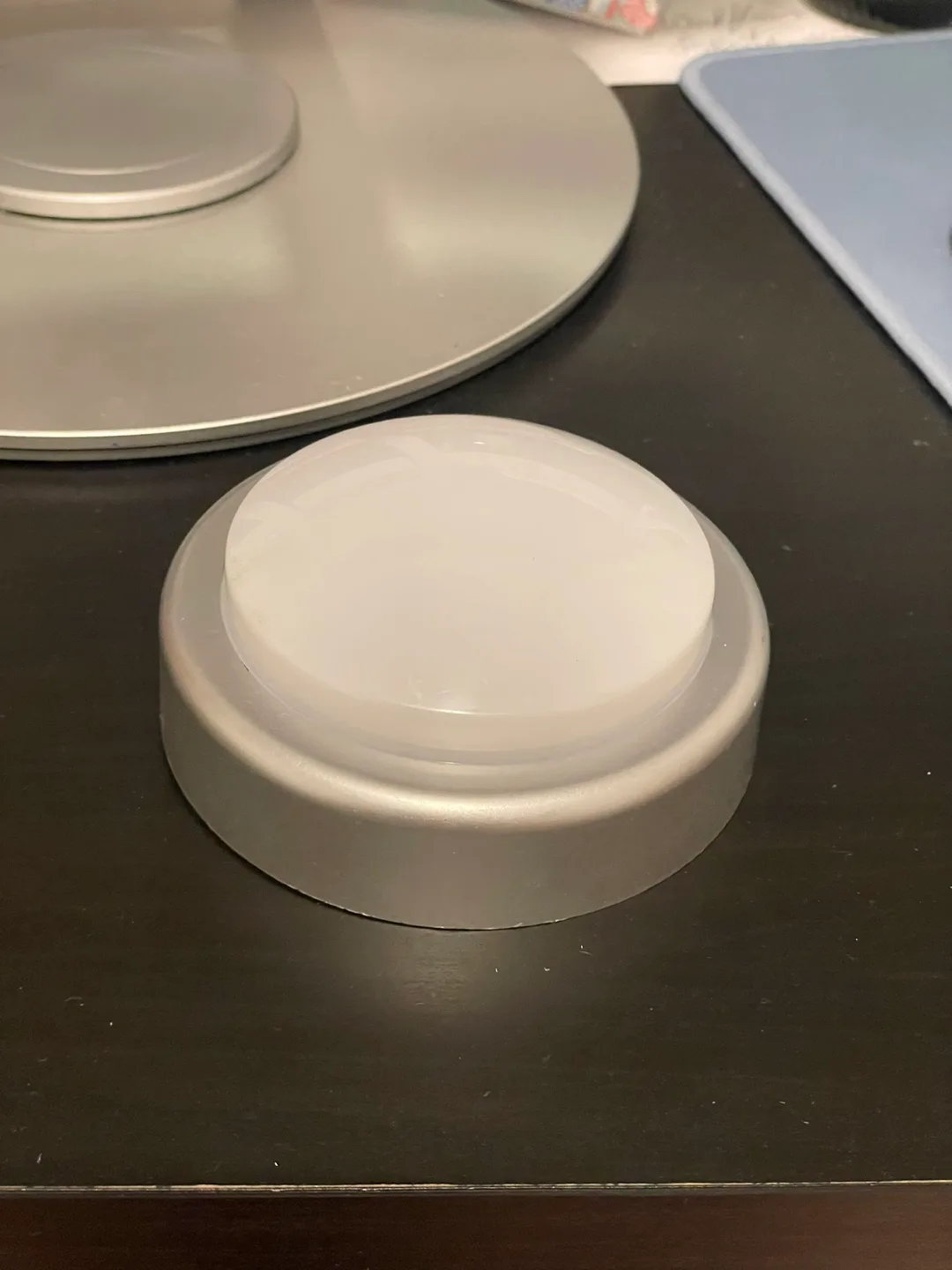 Small LED Puck Light thumbnail