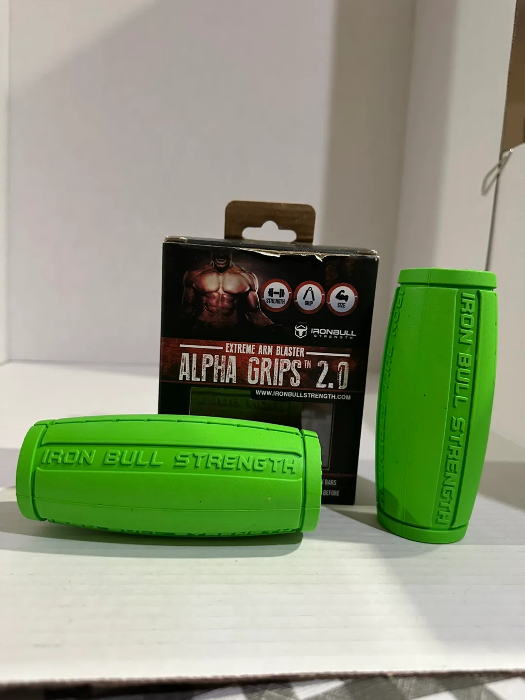 Iron Bull Strength Alpha Grips 2.0 - Extreme Arm Blaster image indicator(3)