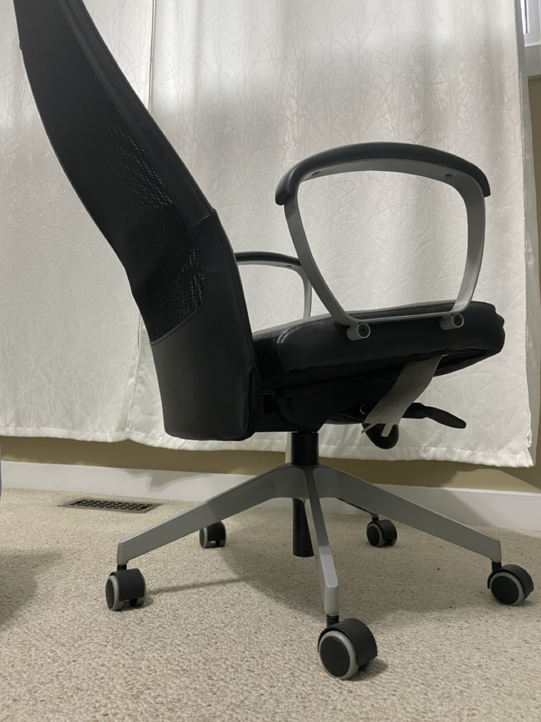 IKEA Markus Office Chair - Black Leather - photo 2