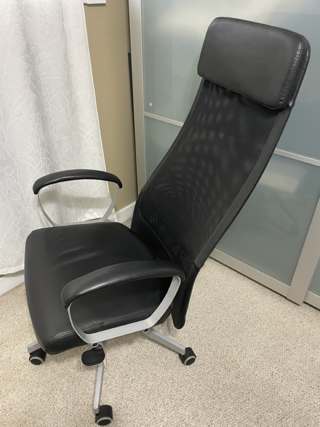 IKEA Markus Office Chair - Black Leather - photo 3