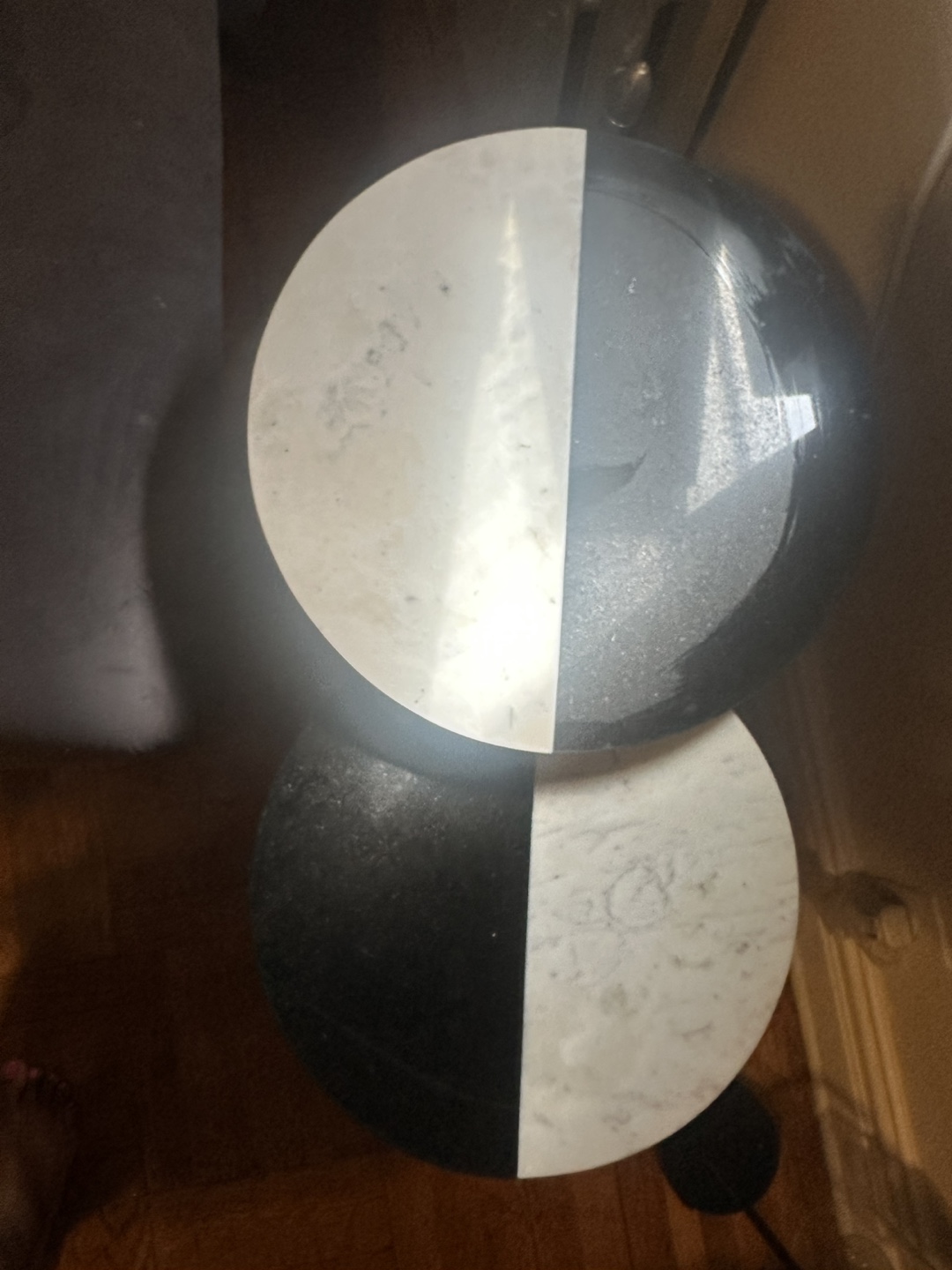 Pair of Round Marble Top Nesting Tables - photo 4