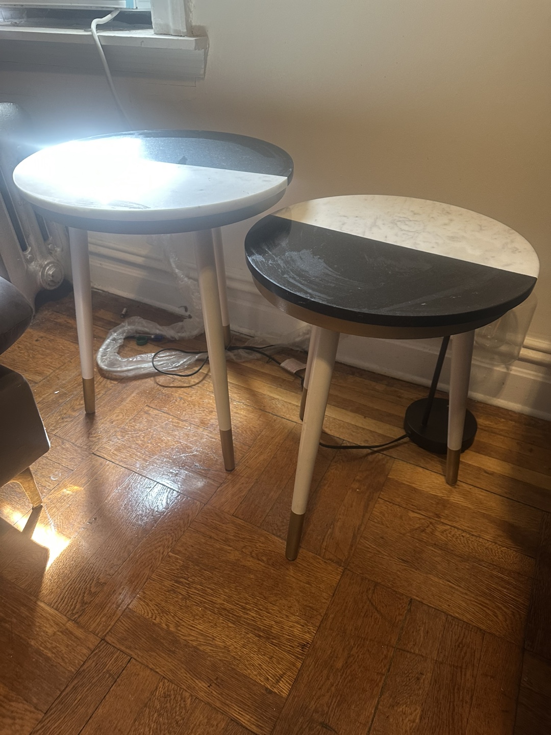Pair of Round Marble Top Nesting Tables - photo 5