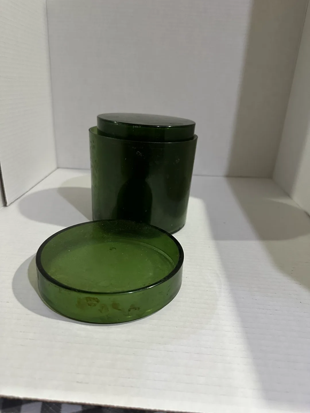 Set of 4 Vintage Green containers with Lids. image indicator(5)