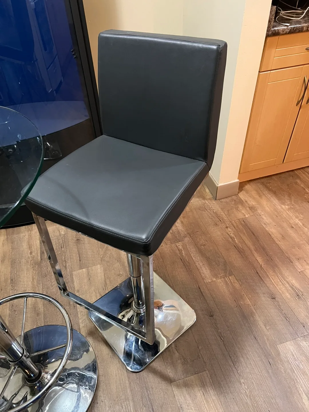 Bistro Table Set with Two Bar Stools image indicator(5)