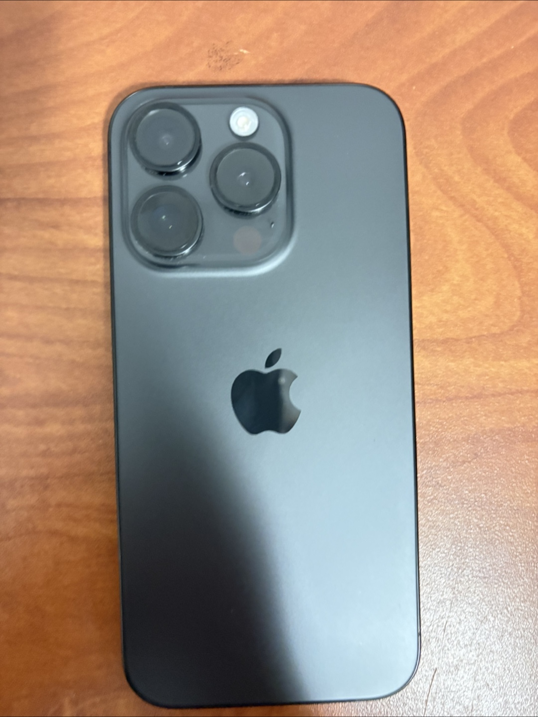 iPhone 15 Pro - photo 2