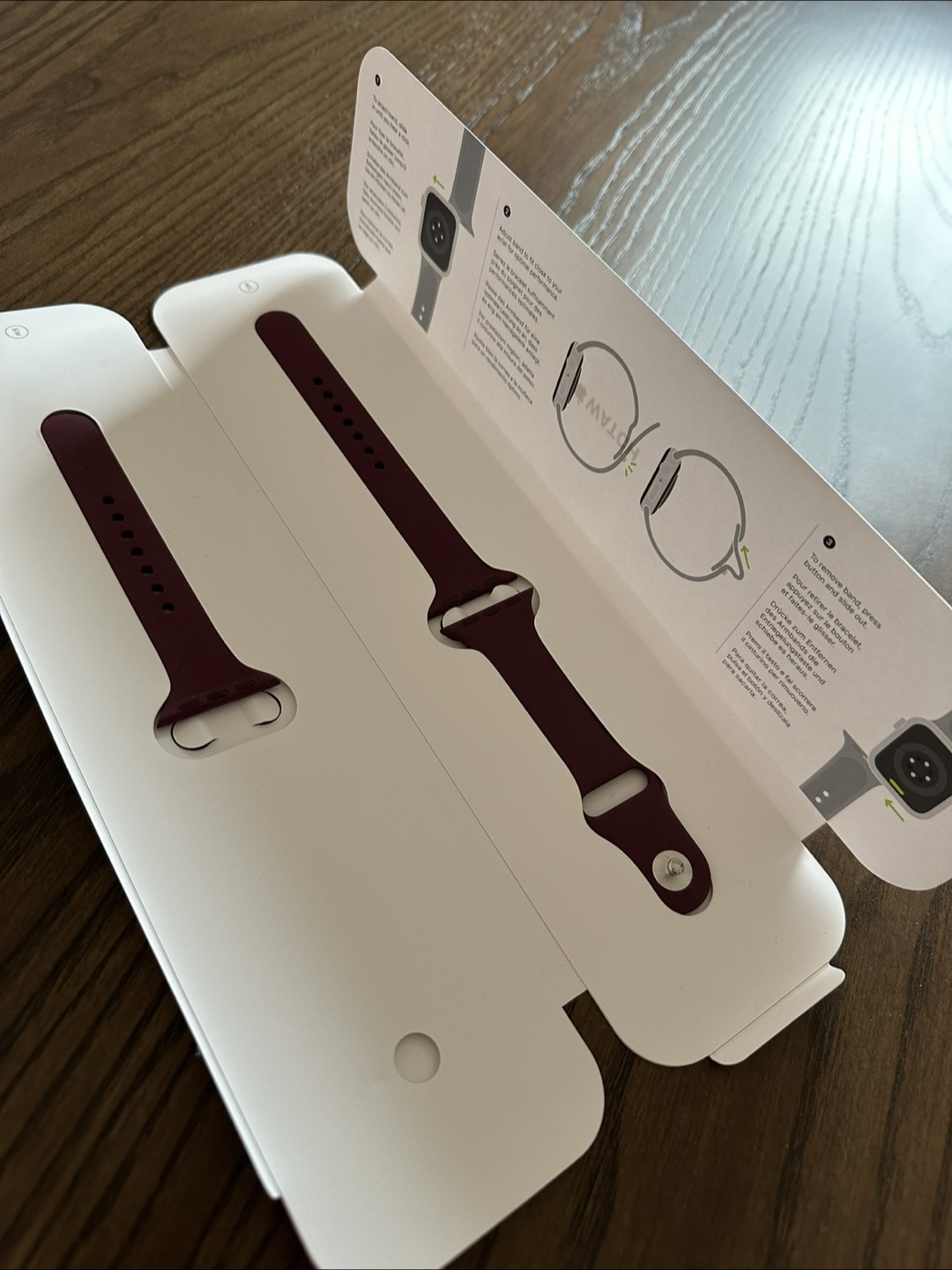 Apple Watch 40mm Plum Sport Band - Brand New - photo 2