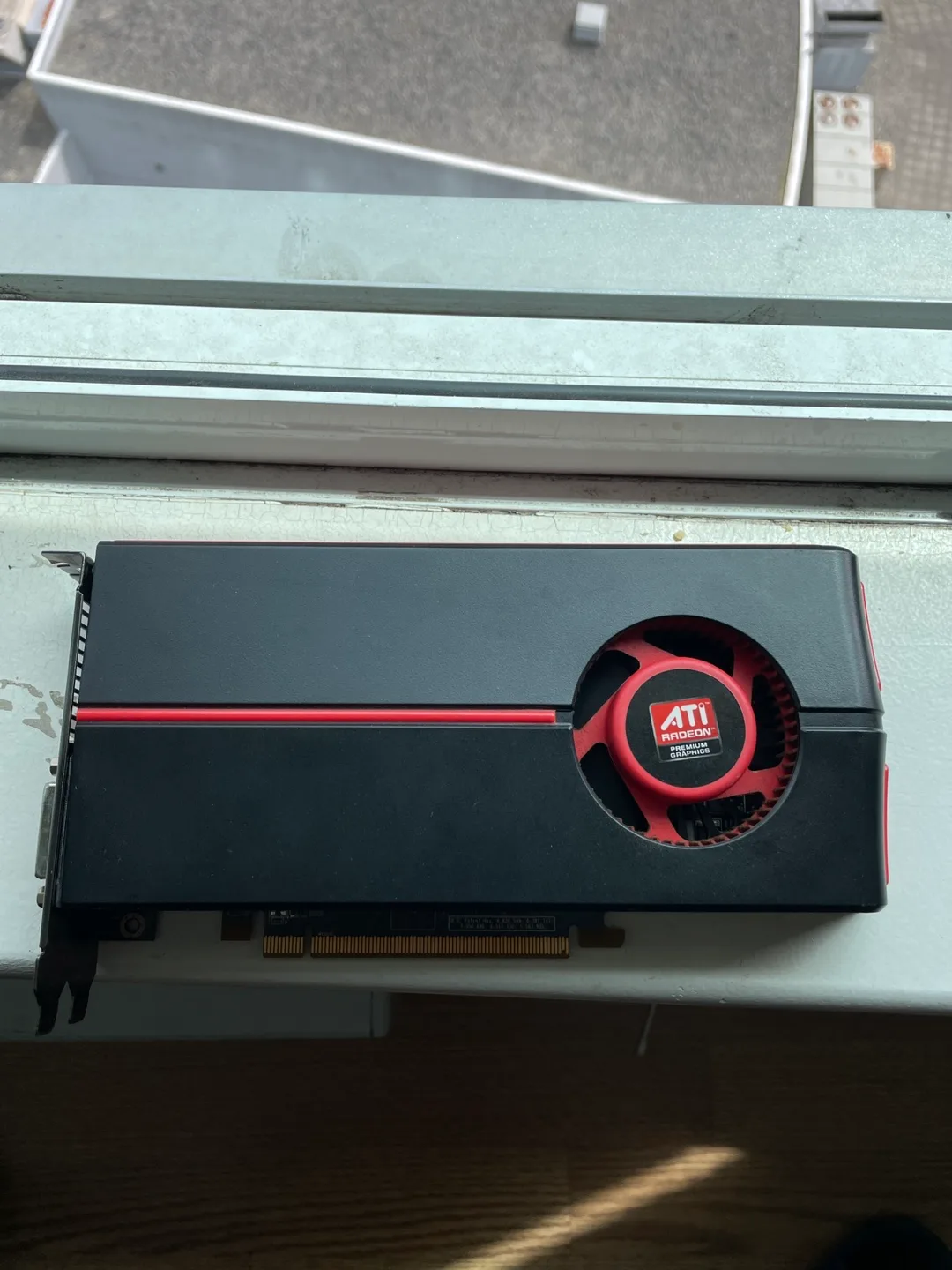HP ATI Radeon HD 6330 Graphics Card thumbnail