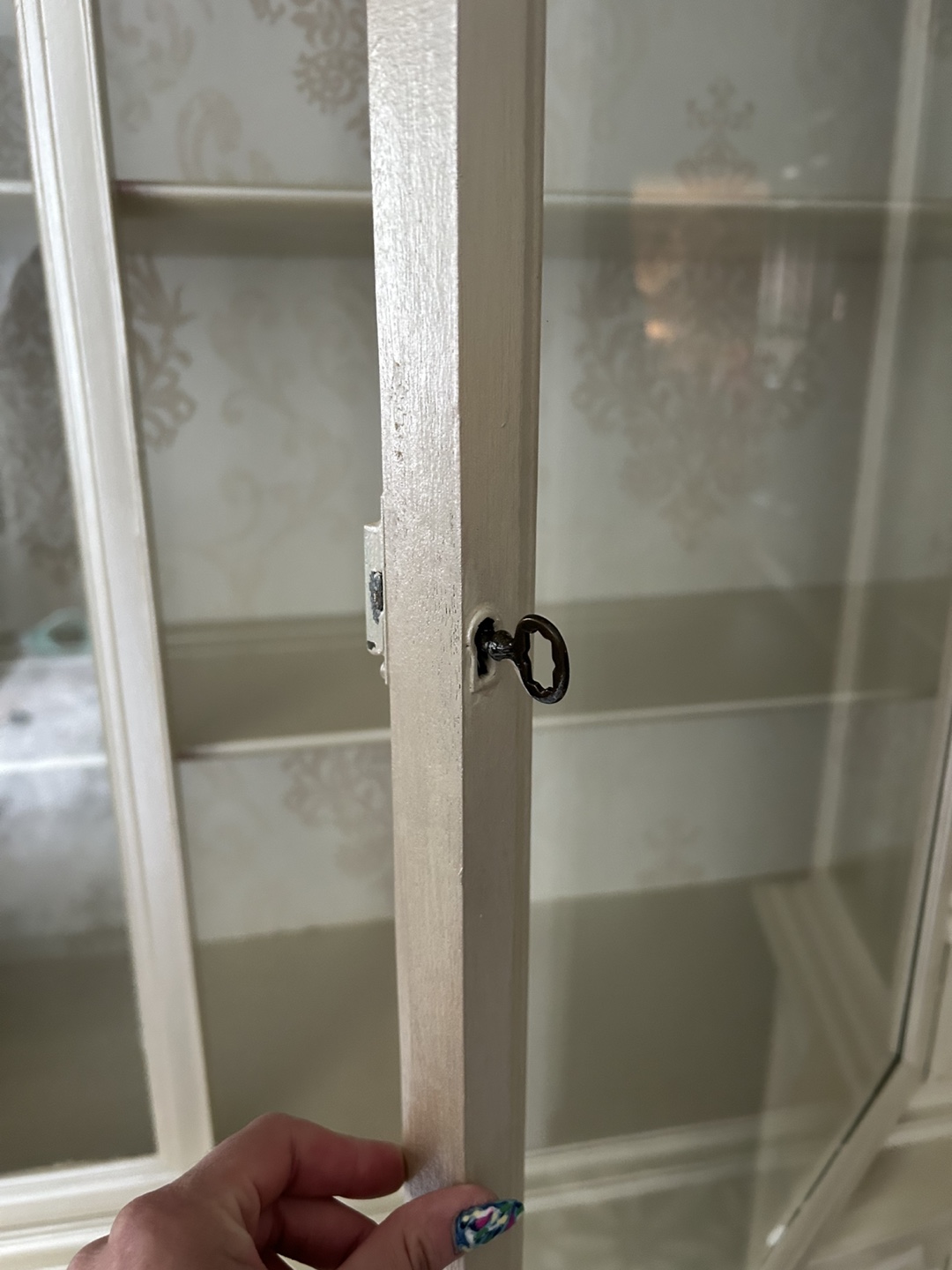 Vintage Painted Hutch/China Cabinet - photo 3