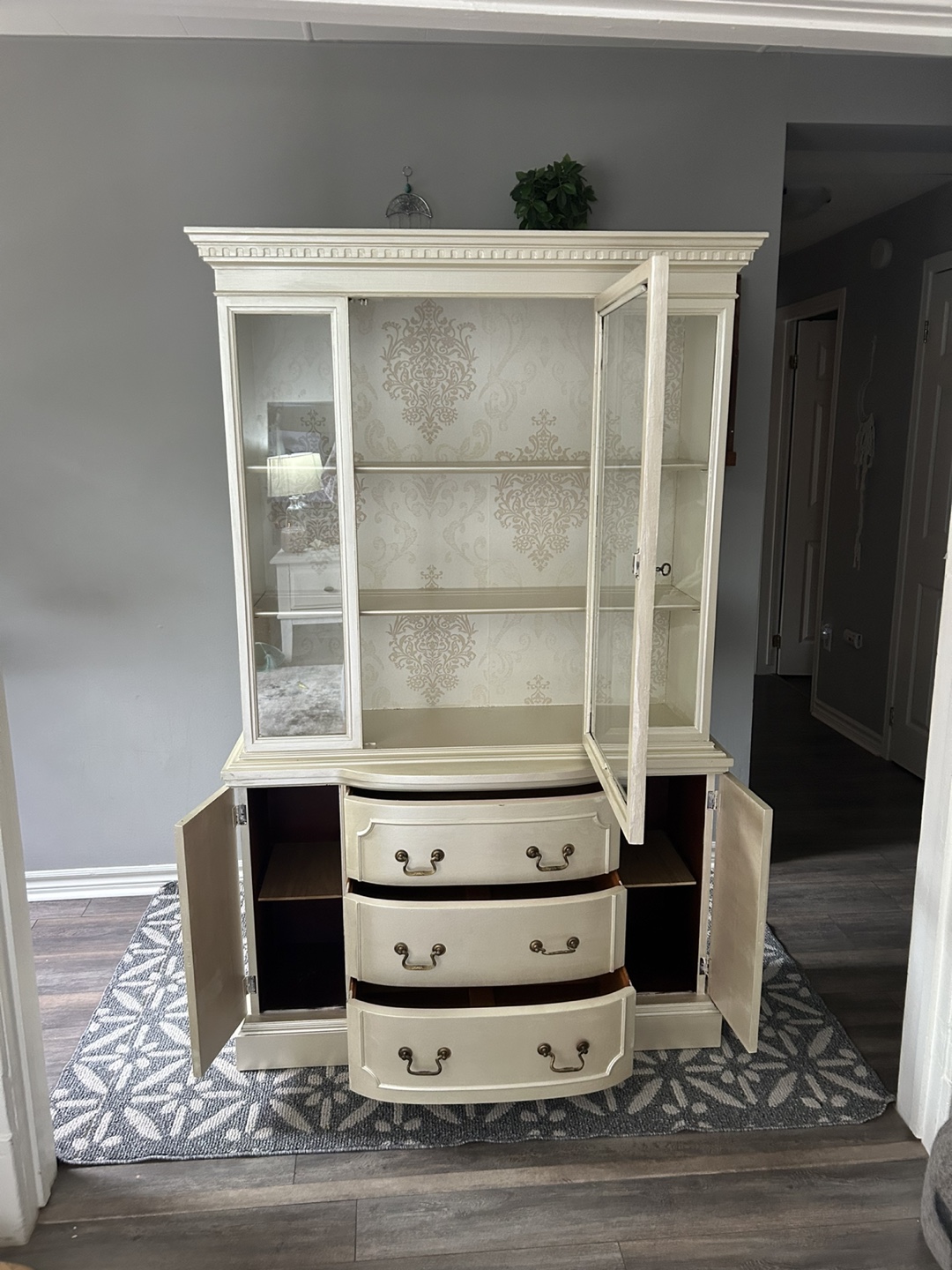 Vintage Painted Hutch/China Cabinet - photo 2