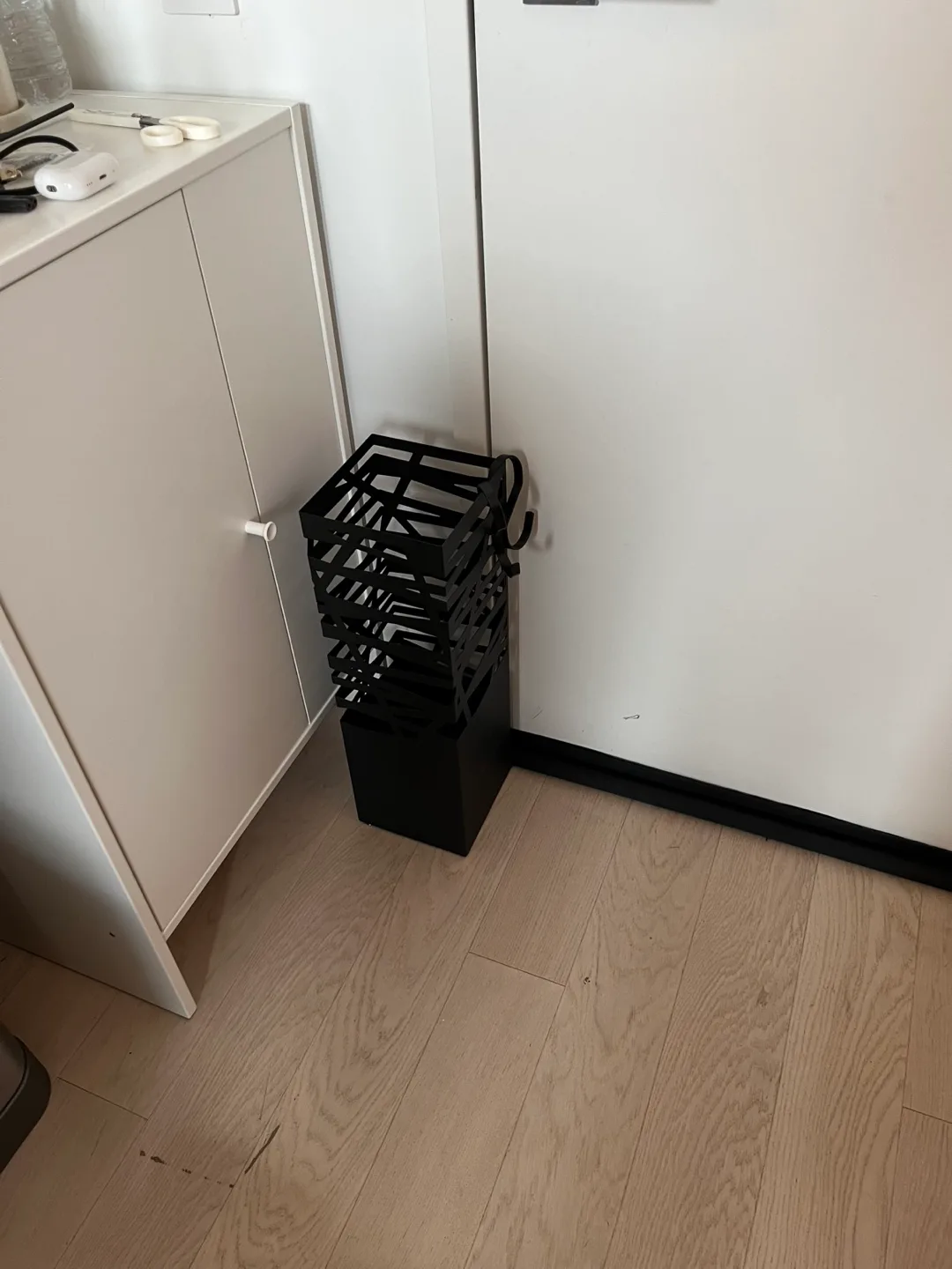 Black Metal Umbrella Stand thumbnail