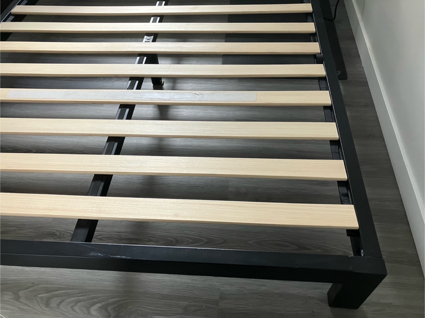Queen Size Metal Platform Bed Frame - photo 3