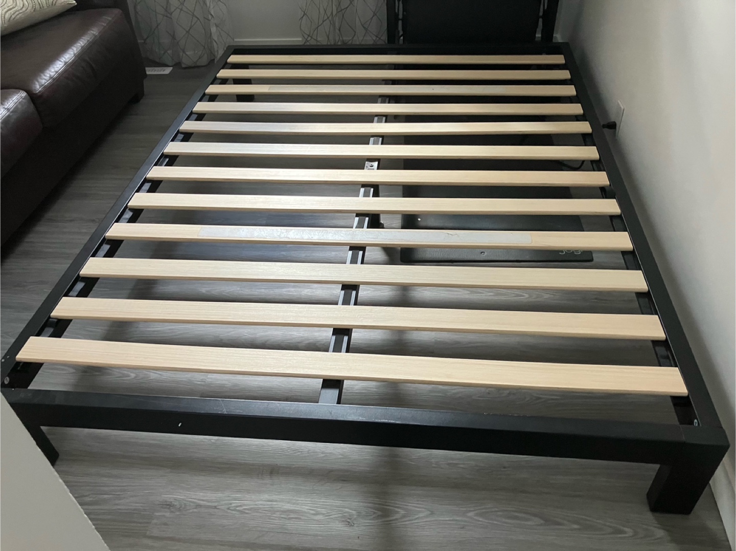 Queen Size Metal Platform Bed Frame
