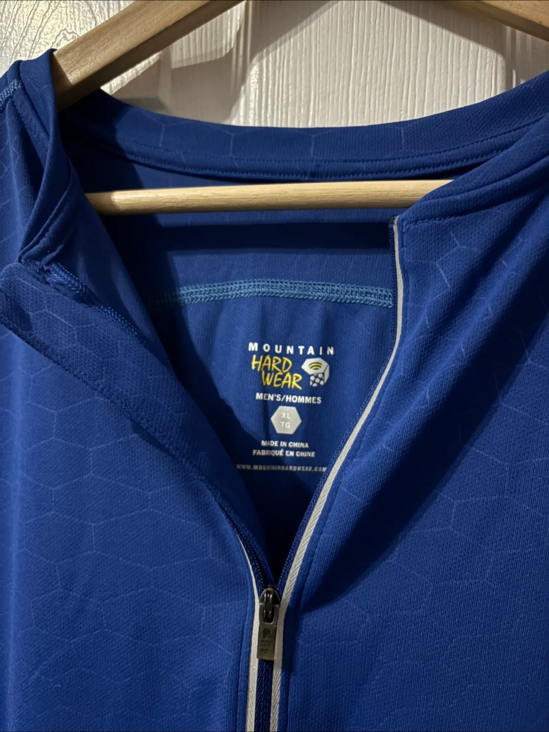 Mountain Hardwear active shirt XL 3M mec tnf acg image indicator(5)