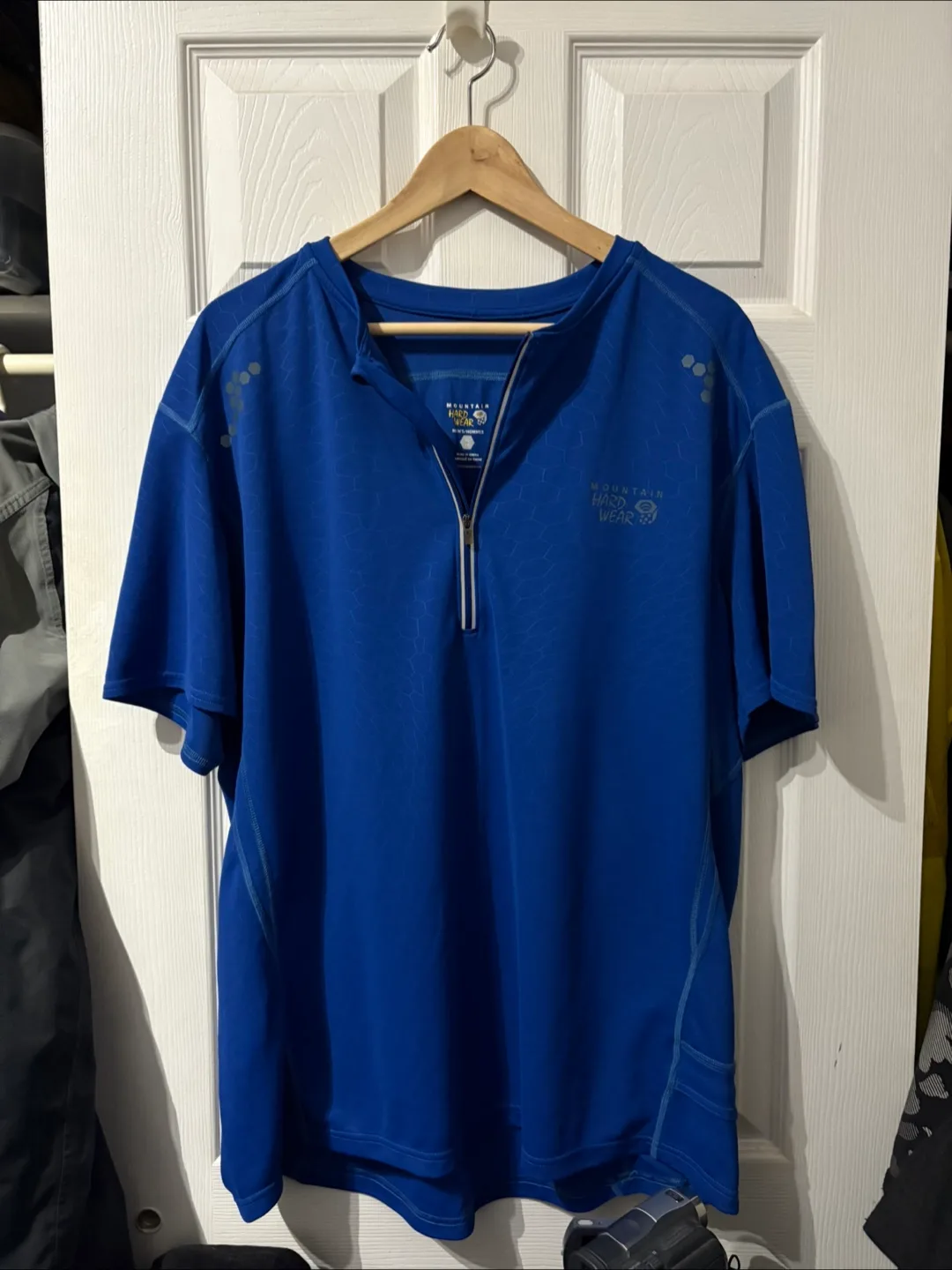 Mountain Hardwear active shirt XL 3M mec tnf acg image indicator(3)