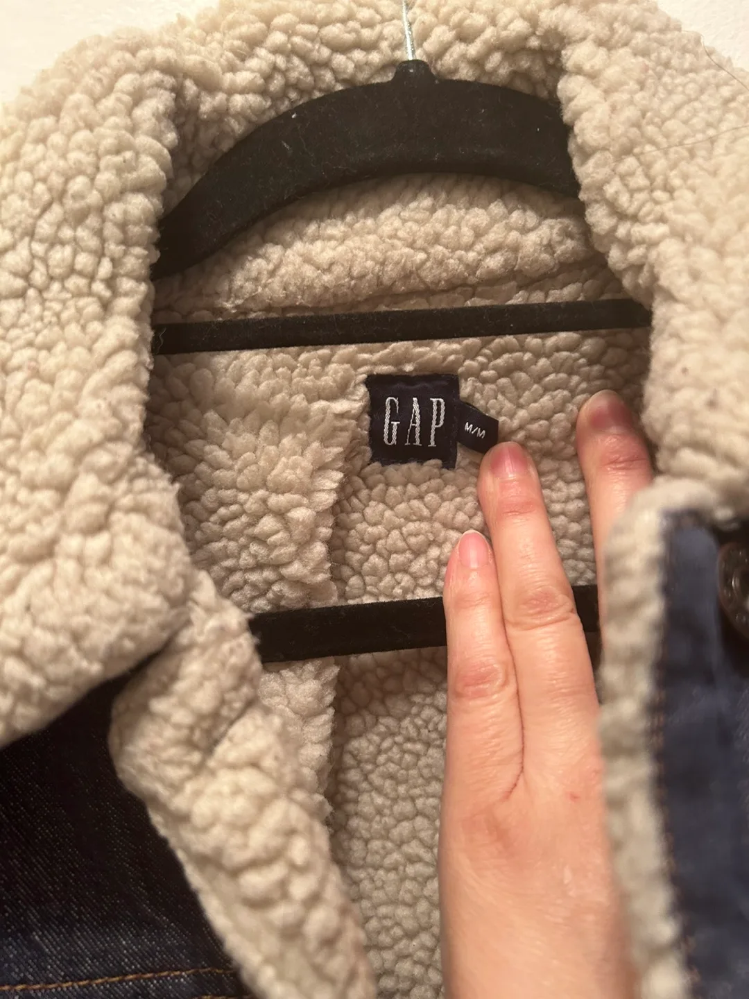 GAP Denim Jacket with Sherpa Lining - Size S/M image indicator(2)