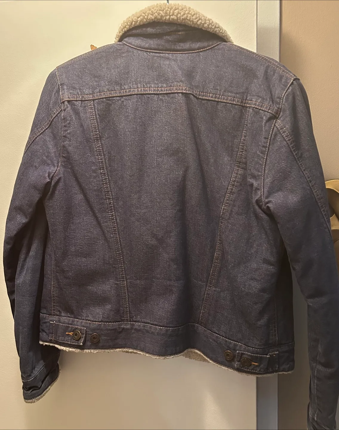 GAP Denim Jacket with Sherpa Lining - Size S/M image indicator(3)