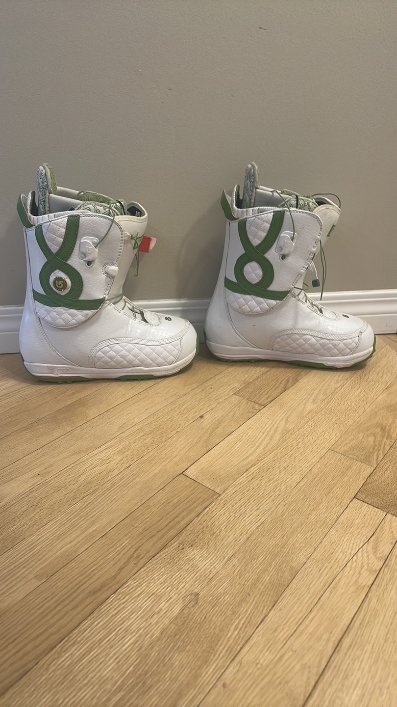 Women's Burton  Snowboard Boots - Size 8 - photo 5