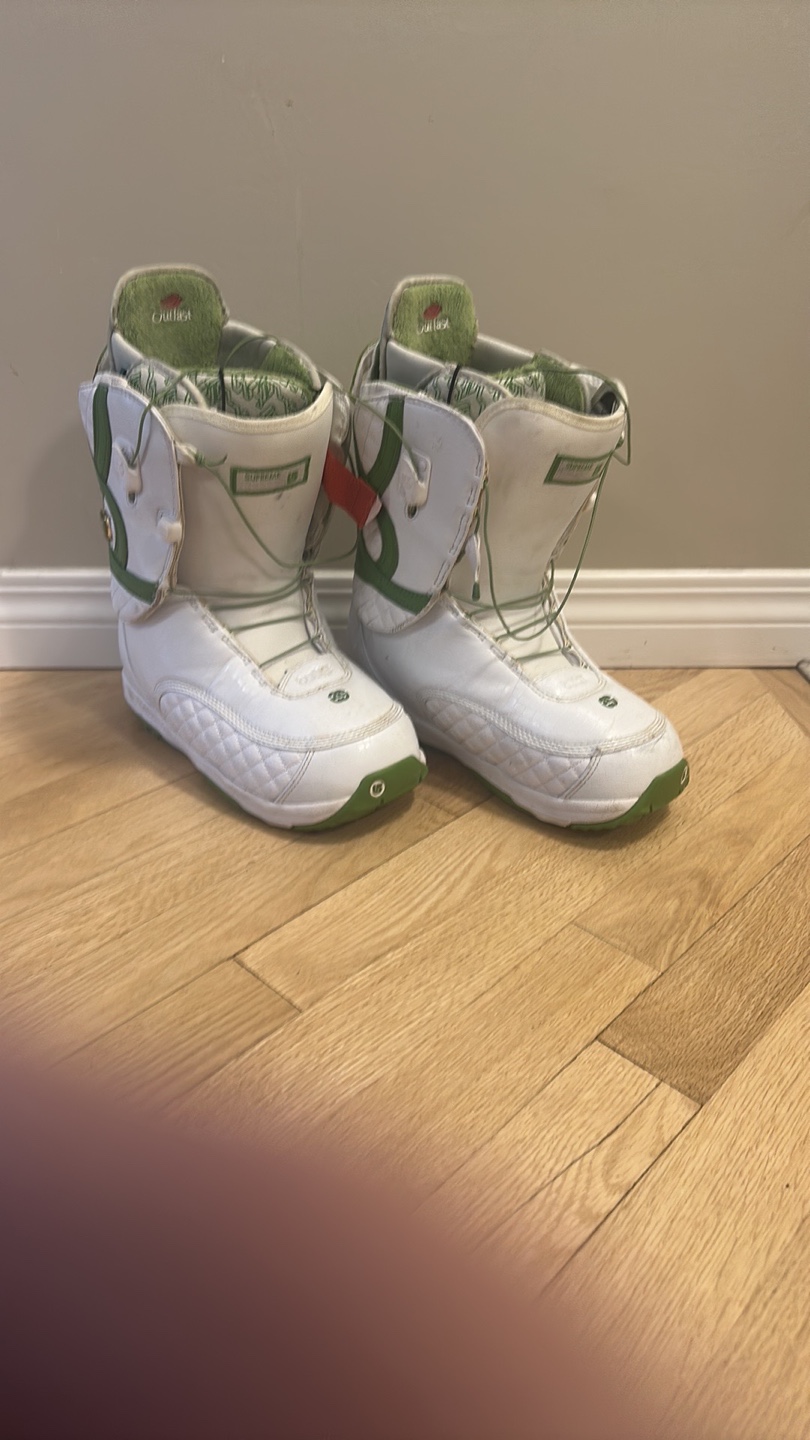 Women's Burton  Snowboard Boots - Size 8
