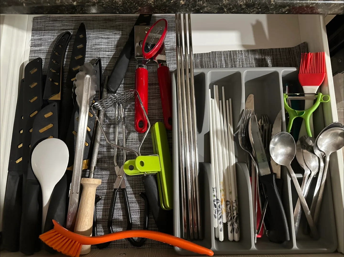 Kitchen Utensil and Cutlery Drawer Organizer thumbnail