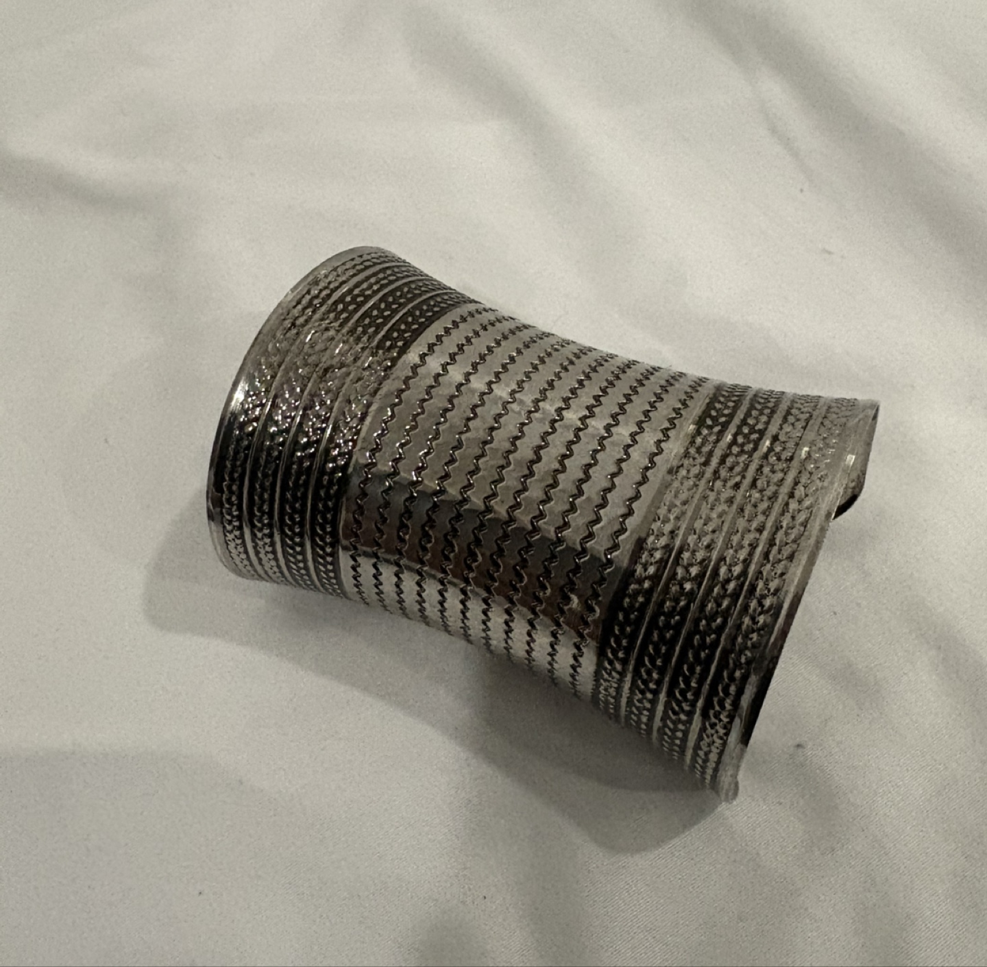Silver Metal Cuff Bracelet - photo 2