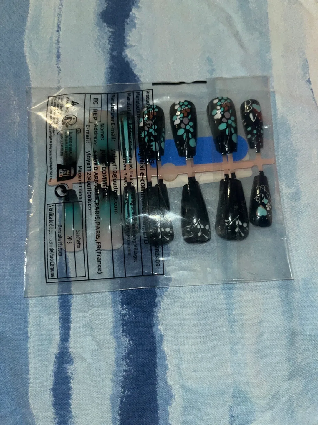 Black and Teal Floral Press-on Nails thumbnail