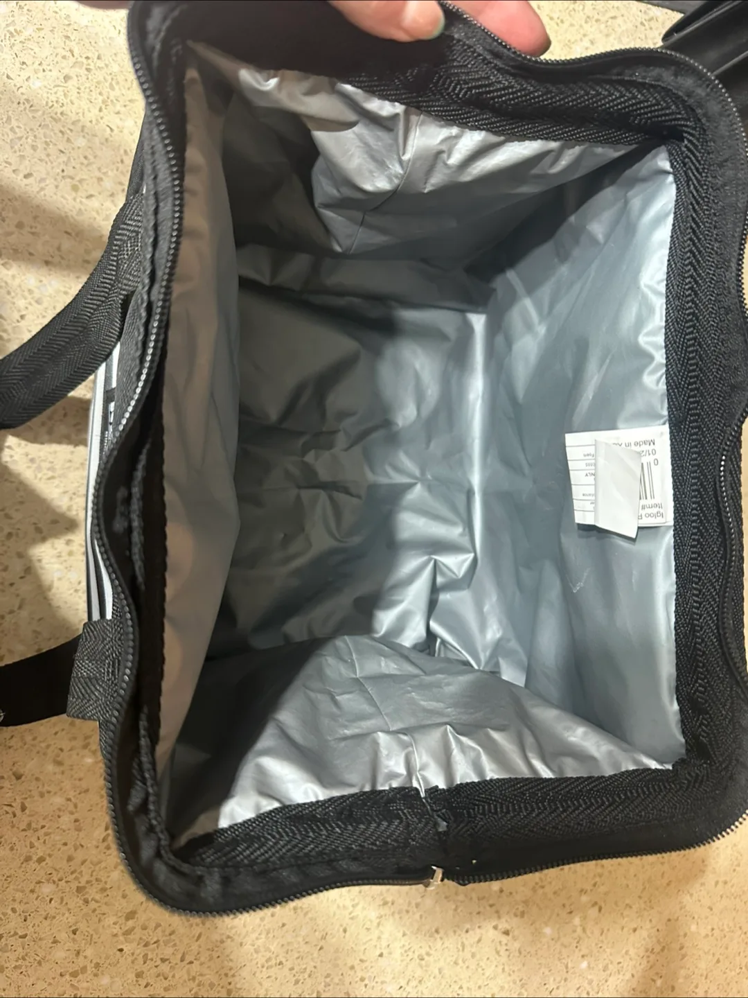 Igloo Cooler/ Lunch Bag image indicator(4)