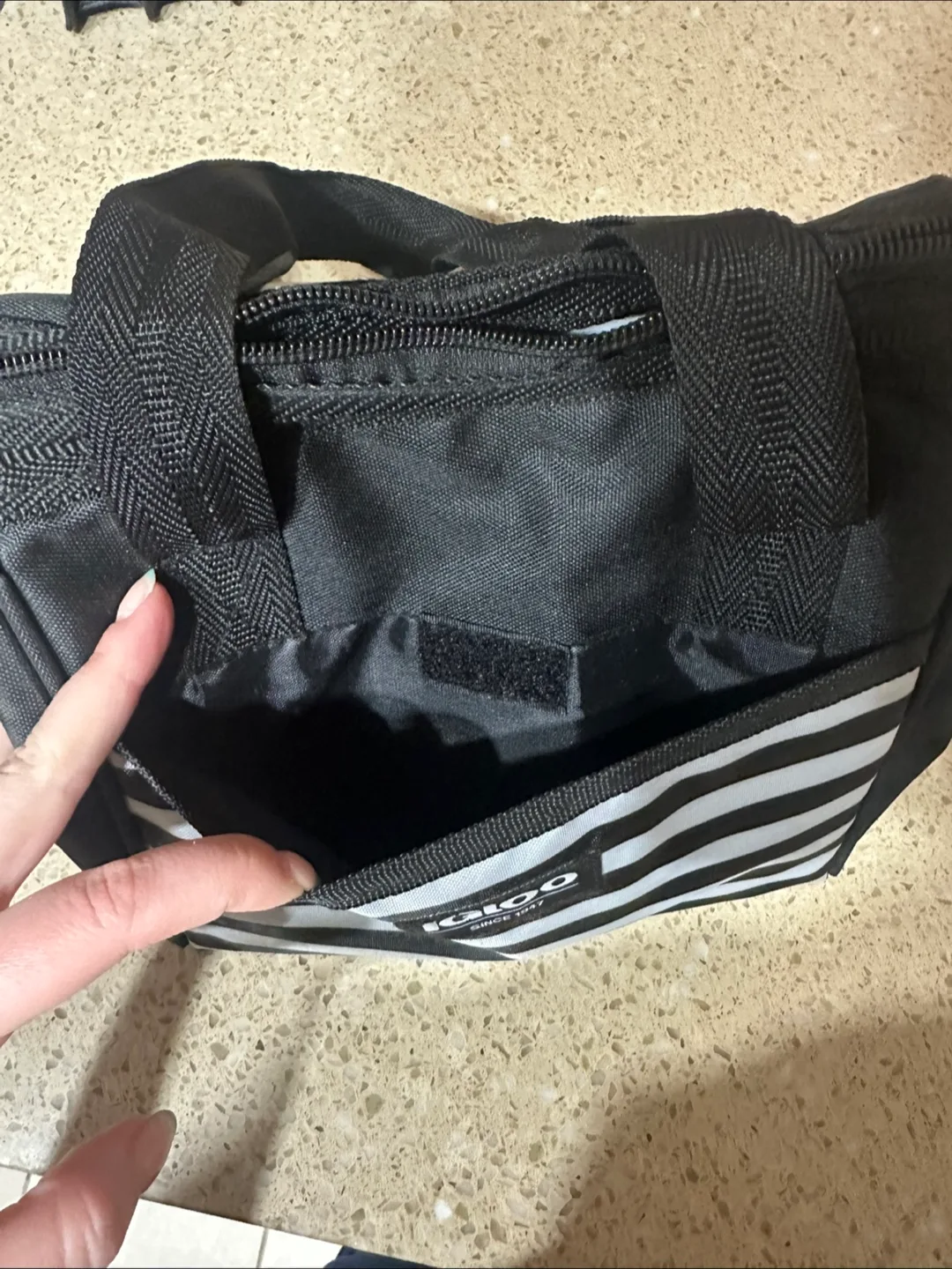 Igloo Cooler/ Lunch Bag image indicator(3)