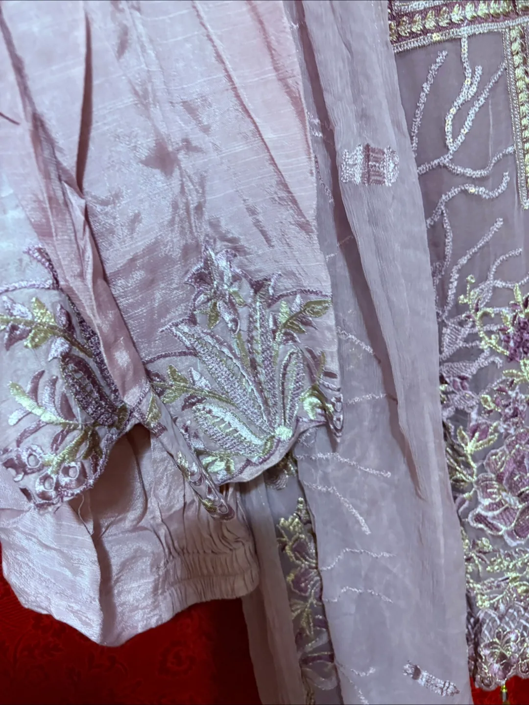 Lilac embroidered 3-piece suit image indicator(2)